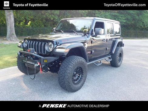 Used 2025 Jeep Wrangler Unlimited Rubicon w/ Convenience Group AWD/4WD image 1