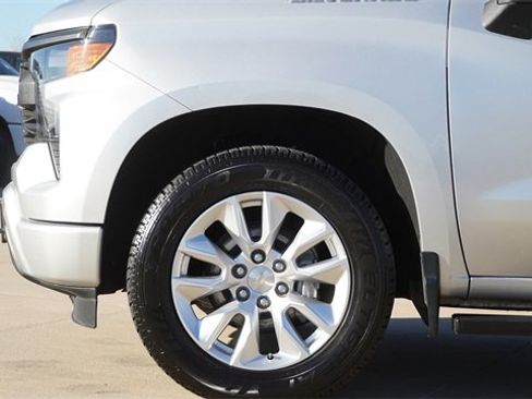 Used 2022 Chevrolet Silverado 1500 Custom image 5