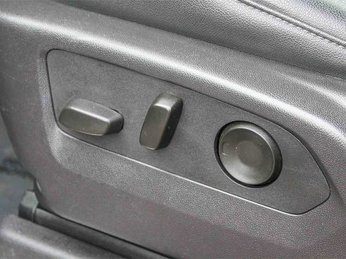 Used 2024 Chevrolet Silverado 1500 LT Trail Boss w/ Convenience Package II image 27