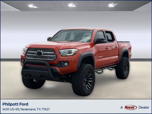 Used 2017 Toyota Tacoma TRD Off-Road w/ Tow Package (A/T) AWD/4WD image 1