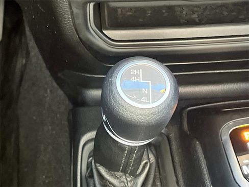 Used 2021 Jeep Gladiator Sport image 26