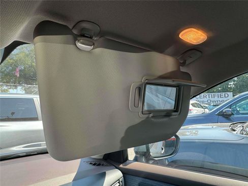 Used 2023 Nissan Rogue SV image 31