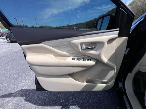 Used 2015 Nissan Murano S w/ Navigation Package image 19