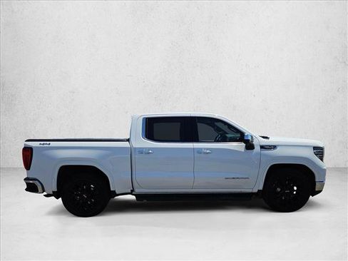 Used 2022 GMC Sierra 1500 SLT w/ SLT Convenience Package AWD/4WD image 4