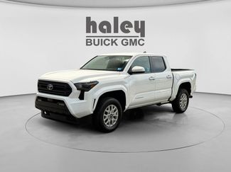 Used 2025 Toyota Tacoma SR5 AWD/4WD video 1