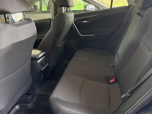 Used 2024 Toyota RAV4 XLE w/ Convenience Package image 7