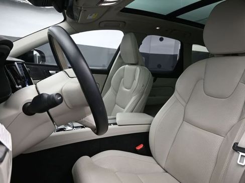 Used 2023 Volvo XC60 B5 Ultimate w/ Protection Package Premier AWD/4WD image 10