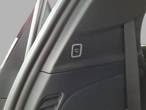 New 2026 Chrysler Pacifica Limited w/ Uconnect Theater Family Group image 6