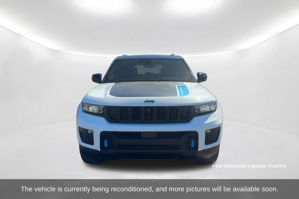 Used 2022 Jeep Grand Cherokee Trailhawk AWD/4WD image 2