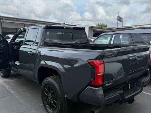 Used 2024 Toyota Tacoma SR5 AWD/4WD image 5