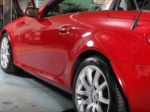 Used 2005 Mercedes-Benz SLK 350 w/ Entertainment Pkg image 3