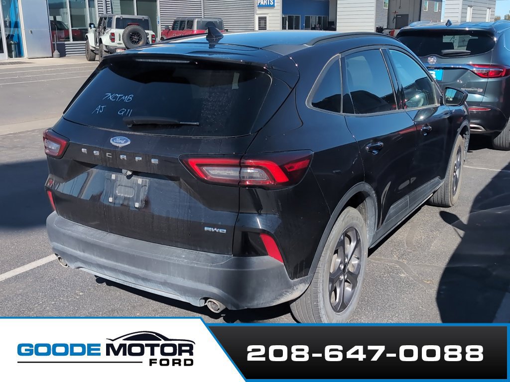 Used 2025 Ford Escape ST-Line Select AWD/4WD image 4