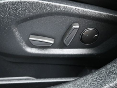 Used 2020 Ford Edge ST image 12