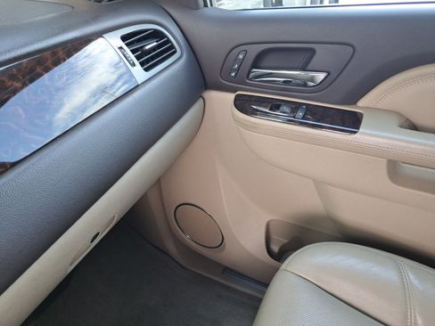 Used 2013 GMC Yukon Denali AWD/4WD image 29