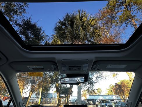 Used 2020 Toyota RAV4 Limited image 37