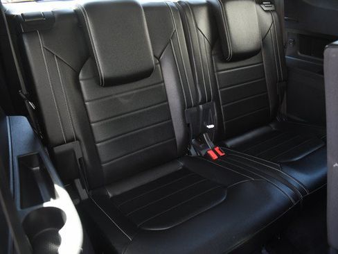 Used 2024 Volkswagen Atlas SEL AWD/4WD image 30