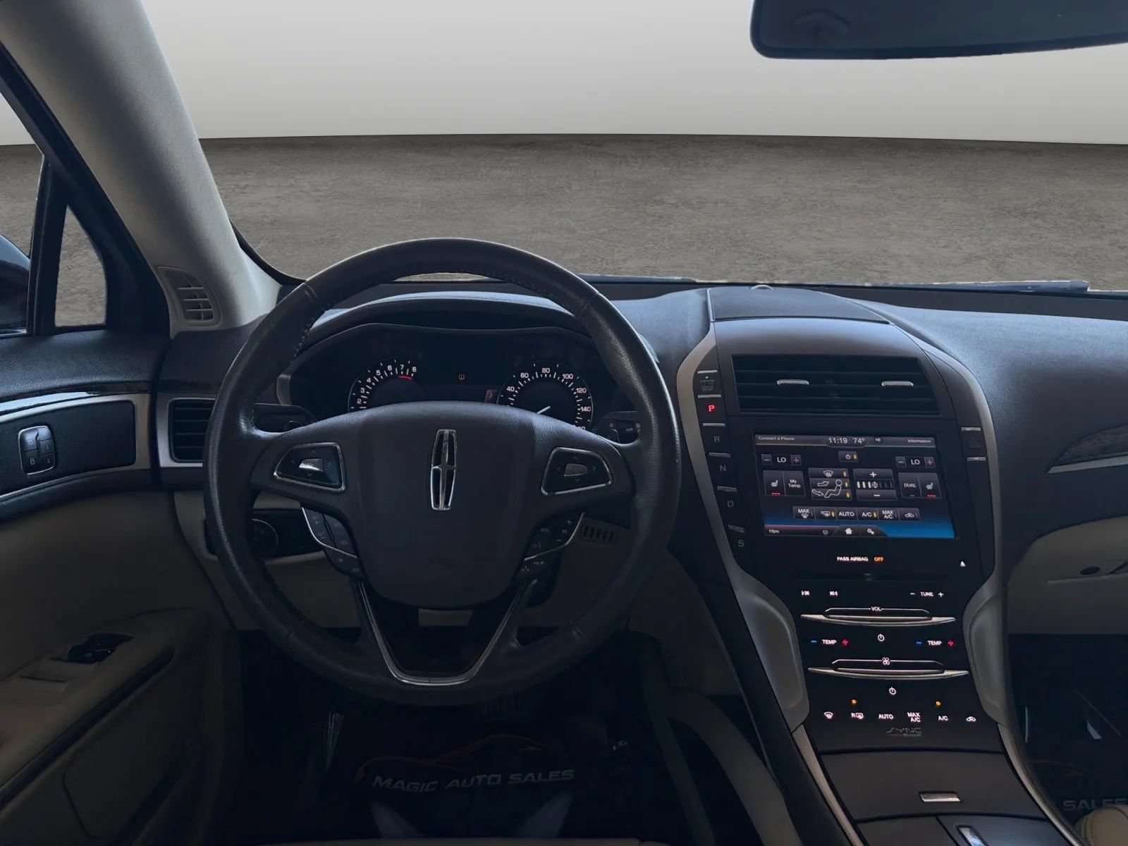 Used 2013 Lincoln MKZ FWD image 26