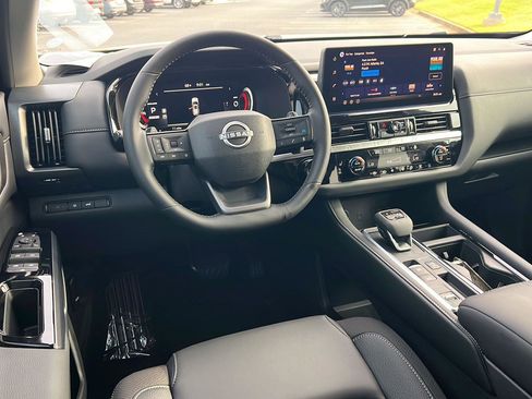 New 2026 Nissan Pathfinder SL FWD image 18