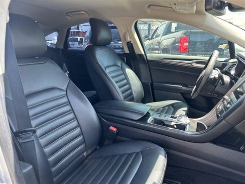 Used 2019 Ford Fusion SEL FWD image 21
