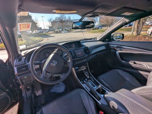 Used 2017 Honda Accord EX-L image 11