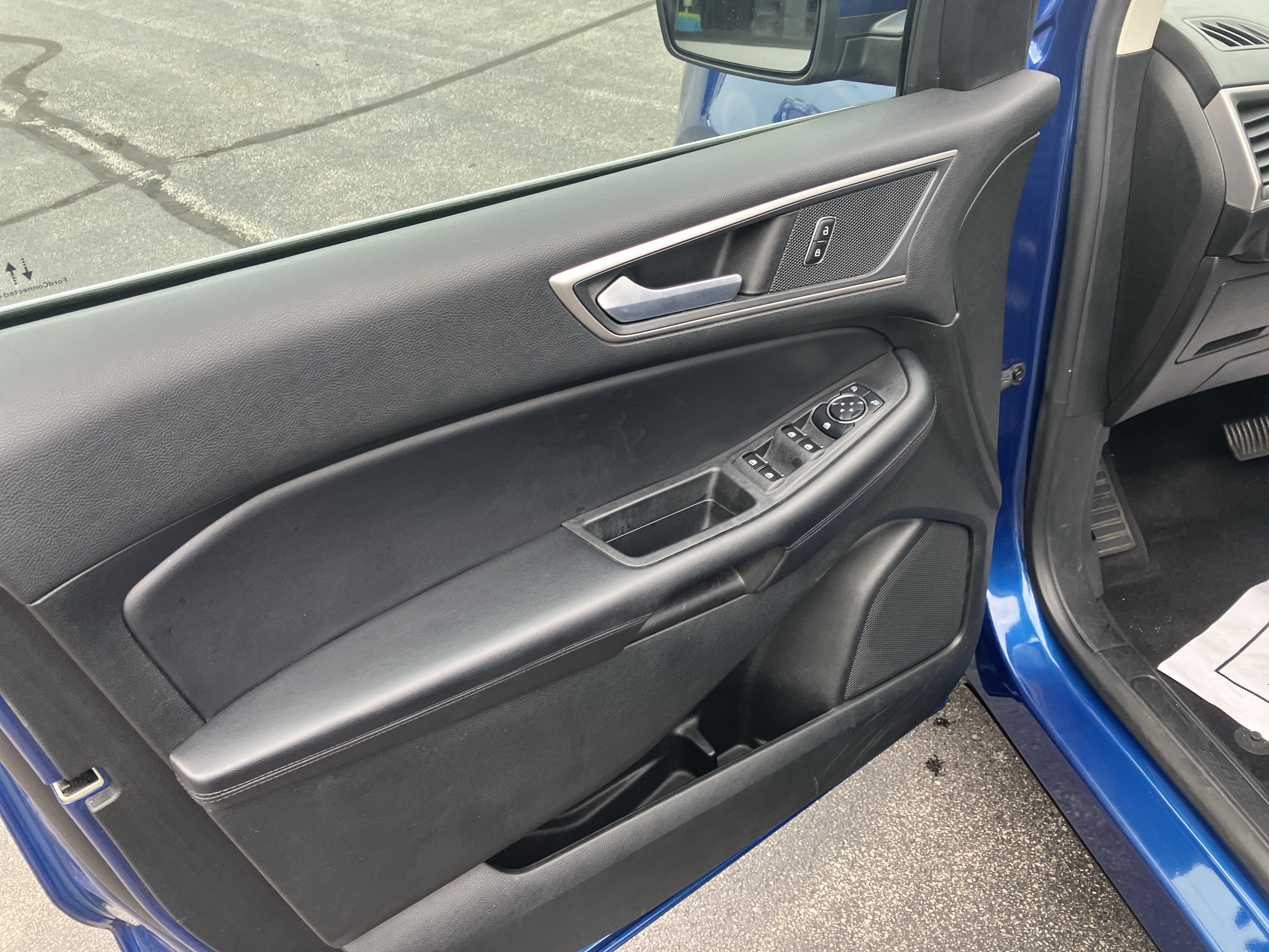 Used 2023 Ford Edge SEL AWD/4WD image 16