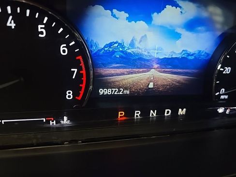 Used 2020 Ford Explorer XLT w/ Comfort Package image 7