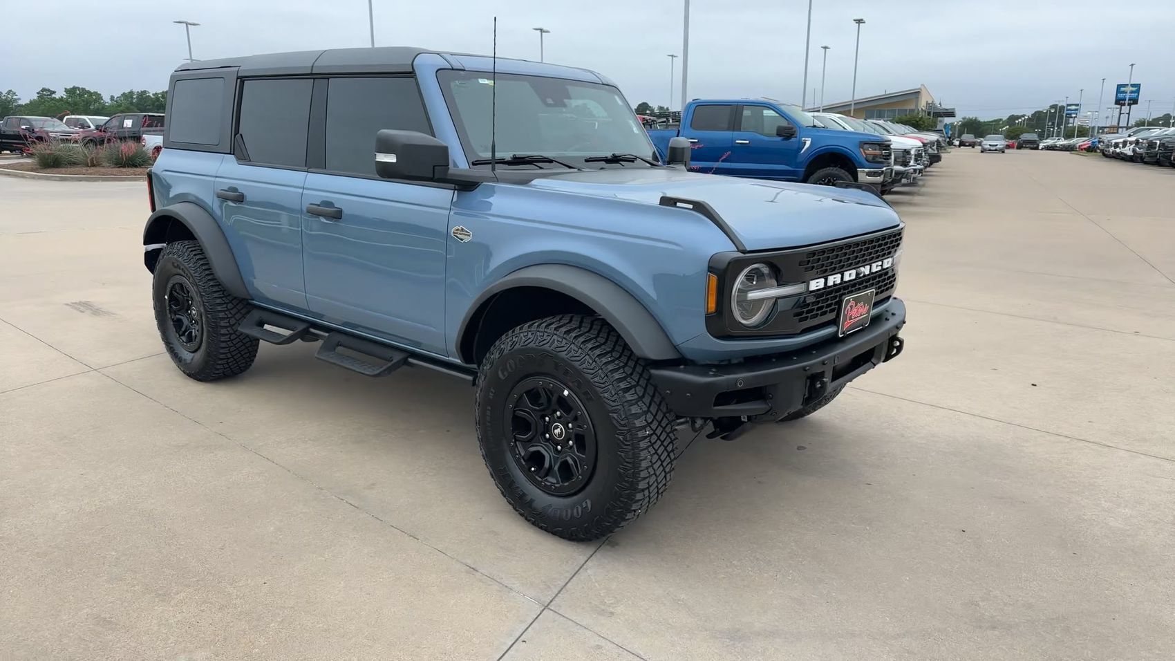 Used 2024 Ford Bronco Wildtrak AWD/4WD image 3