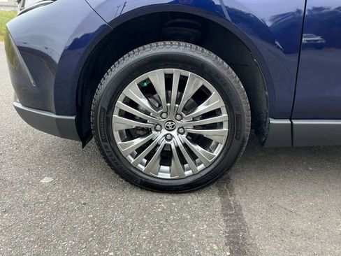 Used 2021 Toyota Venza Limited w/ Advanced Technology Package AWD/4WD image 28