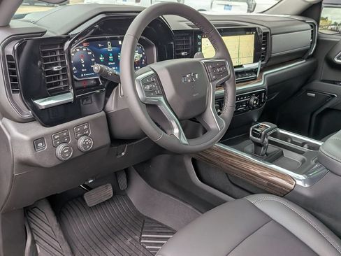 New 2026 Chevrolet Silverado 1500 RST w/ Dark Appearance Package AWD/4WD image 32