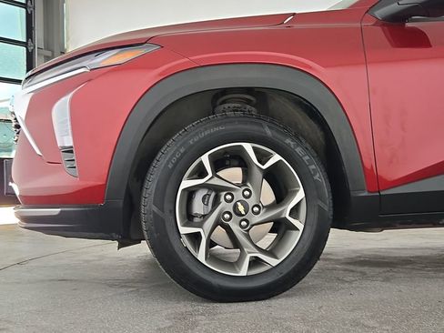 Used 2025 Chevrolet Trax LT image 37