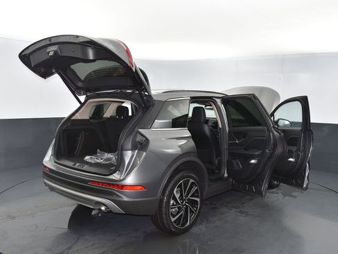 New 2025 Lincoln Corsair Reserve image 32