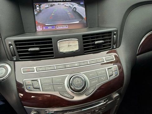 Used 2017 INFINITI Q70 3.7 w/ Technology Package image 14