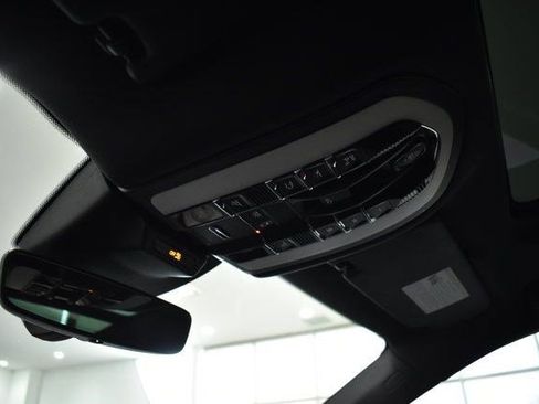 Used 2022 Porsche Macan S AWD/4WD image 36