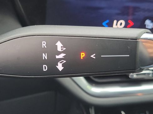 Used 2025 Chevrolet Equinox EV LT FWD image 12