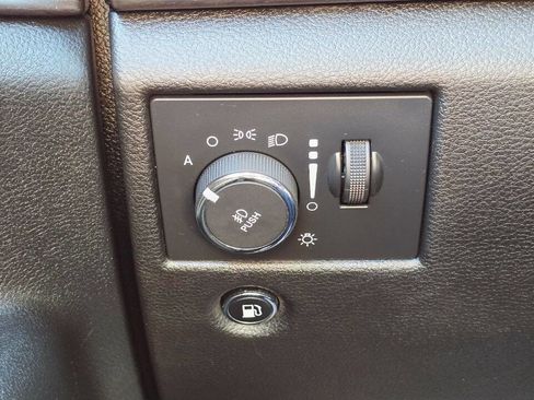 Used 2015 Jeep Grand Cherokee Laredo image 26