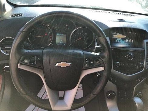 Used 2014 Chevrolet Cruze LT image 2