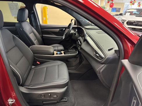 Used 2025 Buick Enclave Preferred image 23