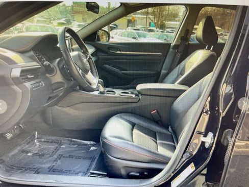 Used 2025 Nissan Altima 2.5 SR image 11