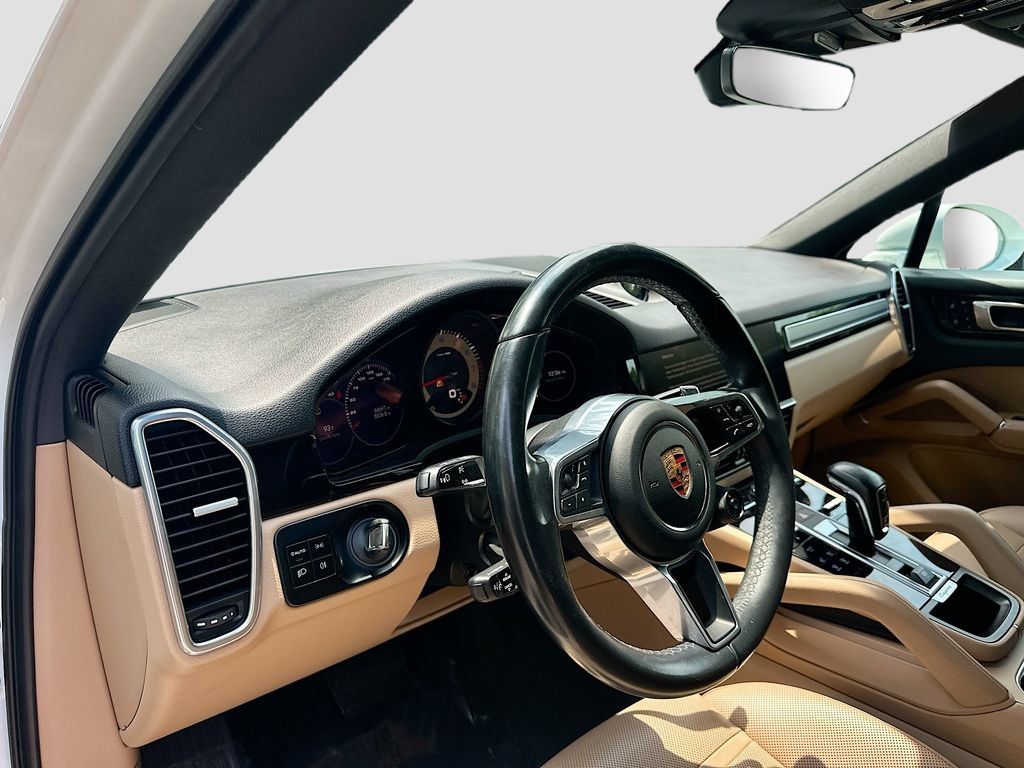 Used 2023 Porsche Cayenne Platinum Edition AWD/4WD image 9