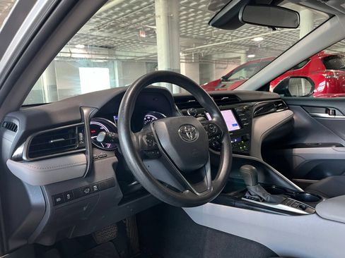 Used 2020 Toyota Camry LE FWD image 16