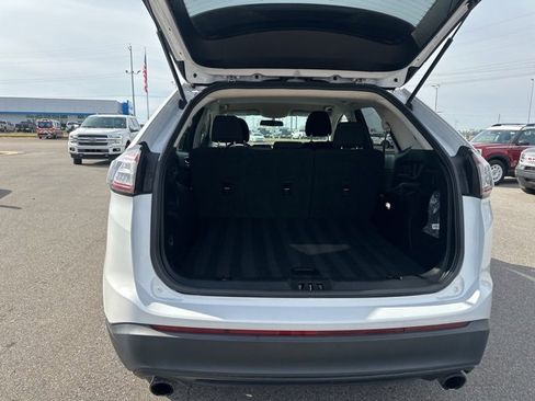 Used 2018 Ford Edge SE image 20