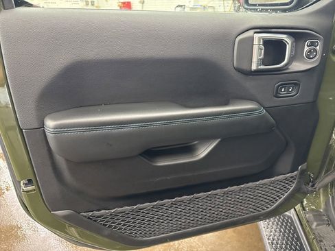 Used 2024 Jeep Wrangler Unlimited Rubicon 4xe AWD/4WD image 21