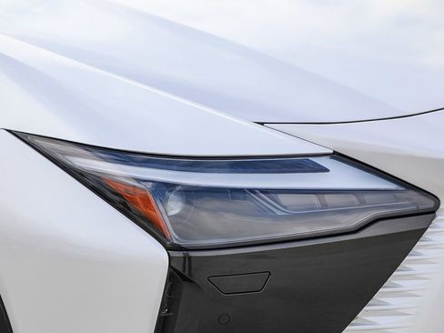 Used 2023 Lexus RZ 450e Premium w/ Technology Package image 8