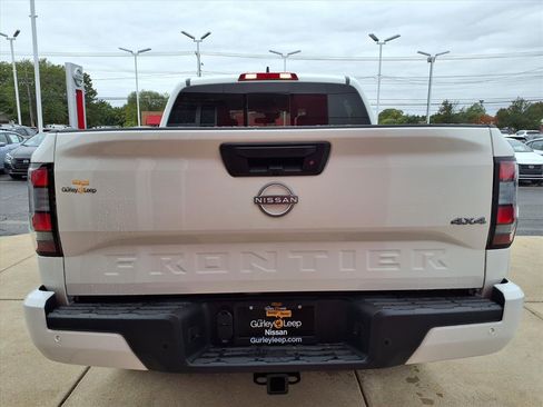 New 2026 Nissan Frontier SV image 7