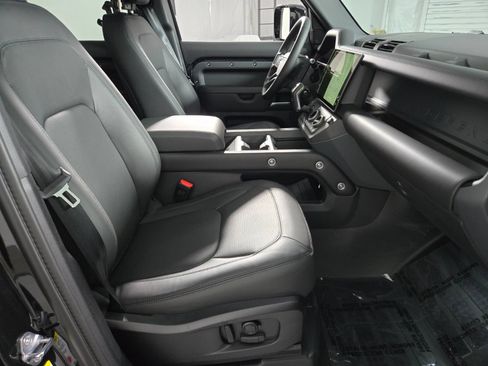 New 2026 Land Rover Defender 110 X-Dynamic SE AWD/4WD image 3