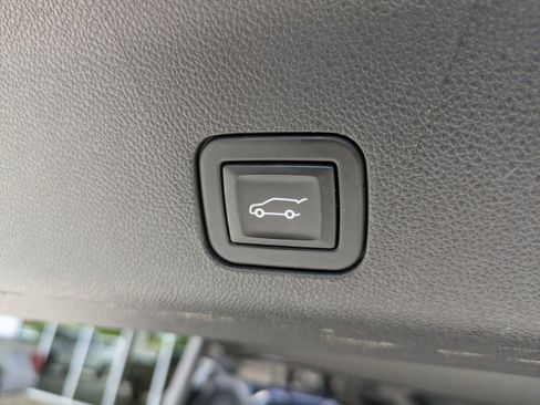 Used 2024 Chevrolet Tahoe LT RWD image 14