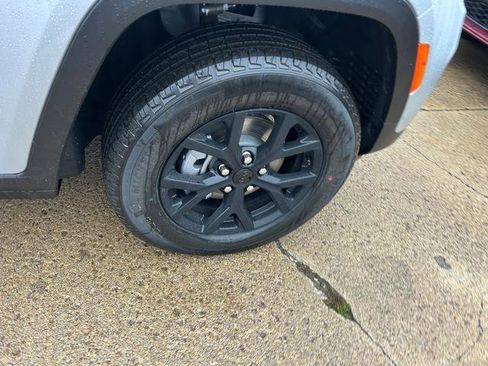 New 2025 Jeep Grand Cherokee 4WD image 24