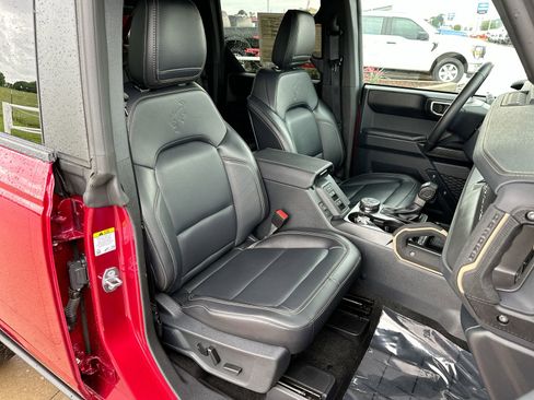 Used 2025 Ford Bronco Badlands AWD/4WD image 24