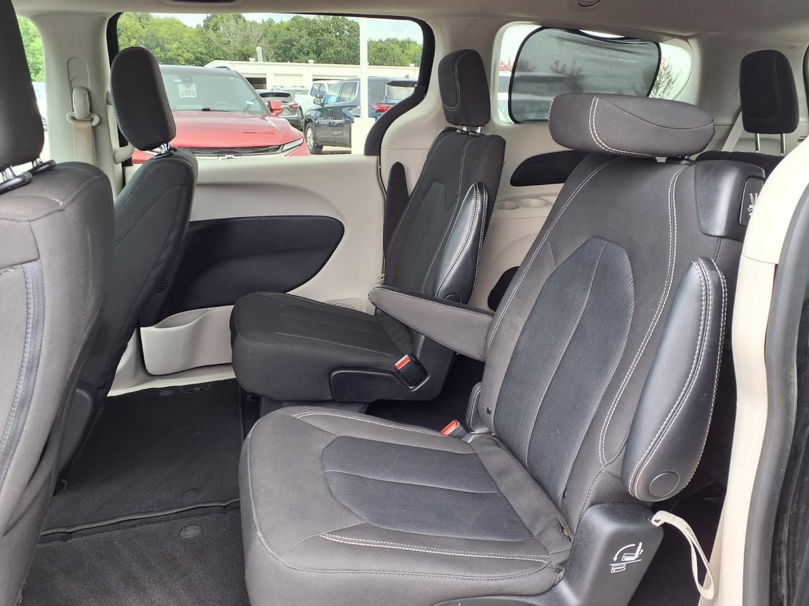 Used 2023 Chrysler Voyager LX FWD image 18