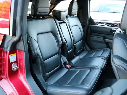 Used 2025 Ford Bronco Badlands w/ Sasquatch Package AWD/4WD image 32